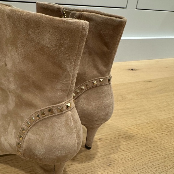 Zara booties with gold stud embellishments - Picture 3 of 8